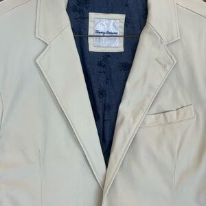 Tommy Bahama cream color sport coat jacket.. stand out anywhere! Mint w/out tag
